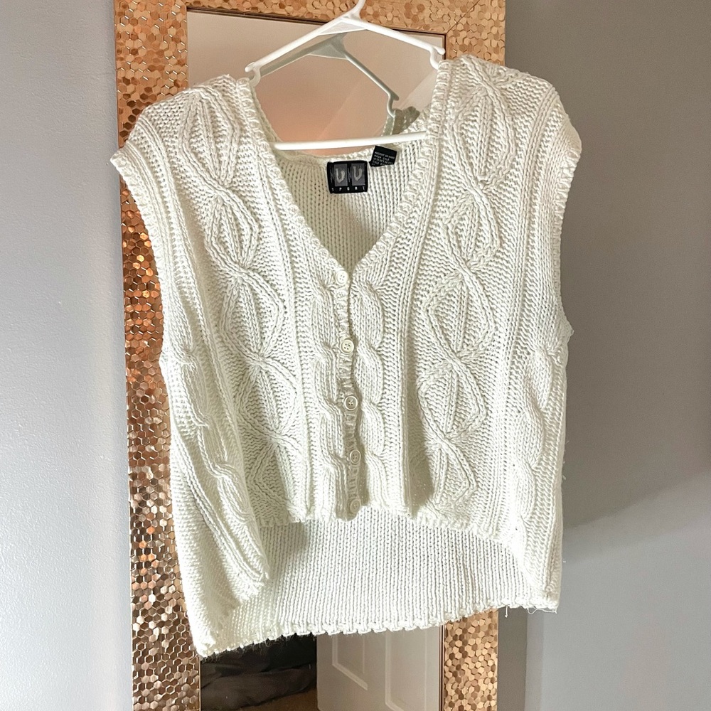Sweater vest